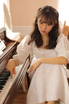 漂亮的女老师在线观看